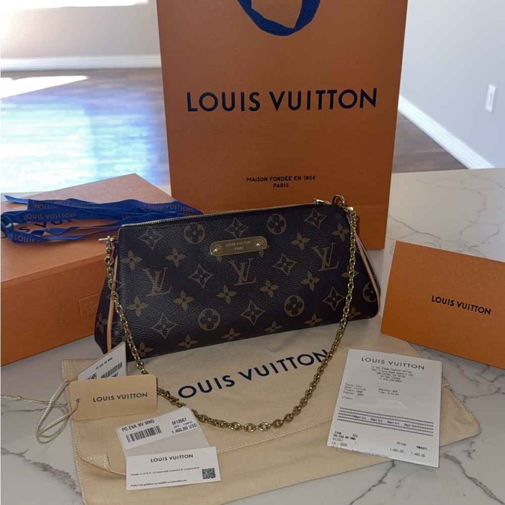 Authentic Louis Vuitton Eva Clutch Monogram Canvas